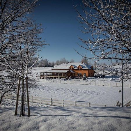 Hotel Horse Riding - Jezdecký Areál Tršice Buitenkant foto
