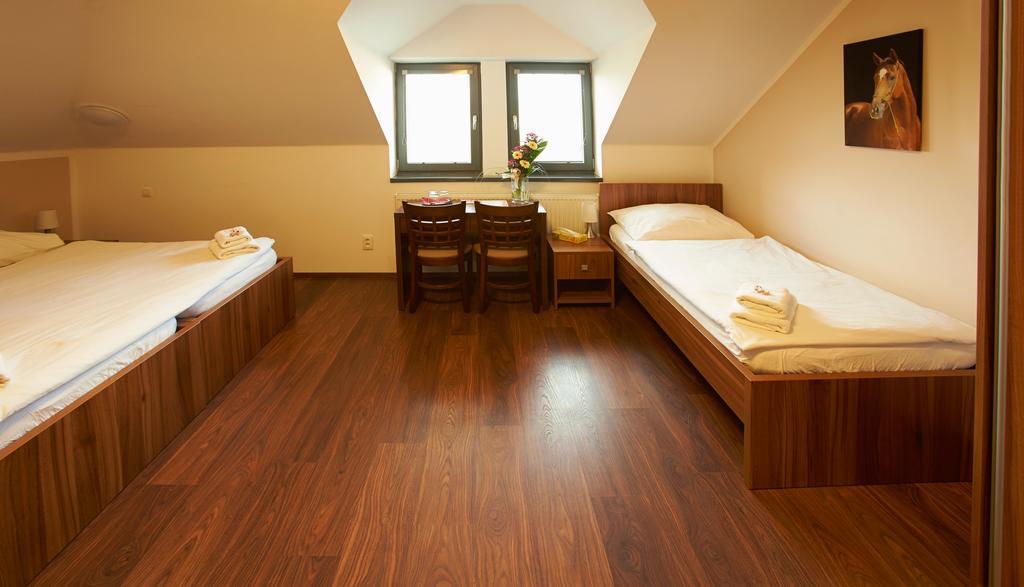Hotel Horse Riding - Jezdecký Areál Tršice Kamer foto