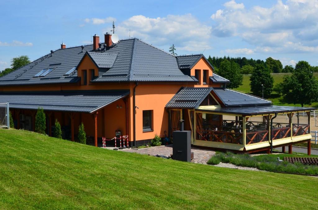 Hotel Horse Riding - Jezdecký Areál Tršice Buitenkant foto