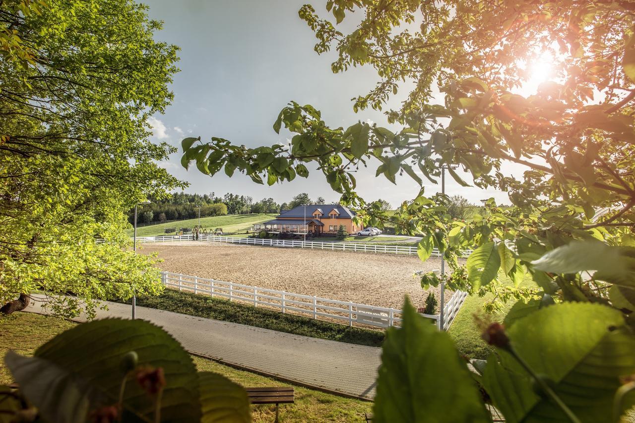 Hotel Horse Riding - Jezdecký Areál Tršice Buitenkant foto