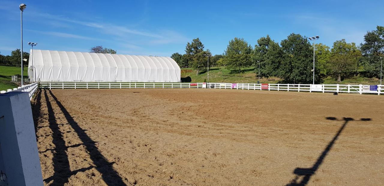 Hotel Horse Riding - Jezdecký Areál Tršice Buitenkant foto